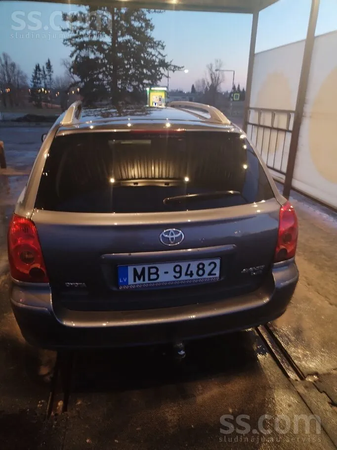Toyota Avensis 2006 photo 2