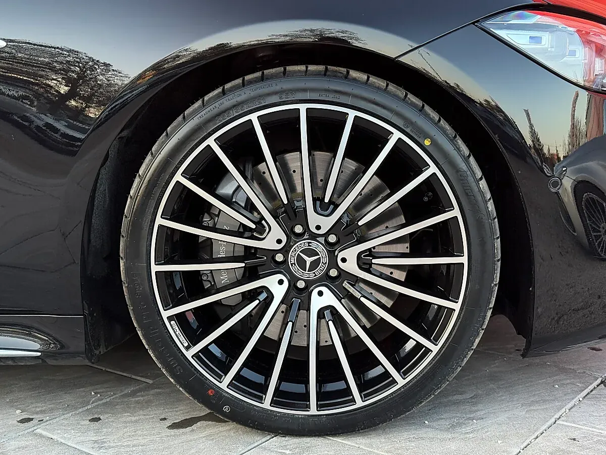 Mercedes-Benz S-Class 2025 photo 3