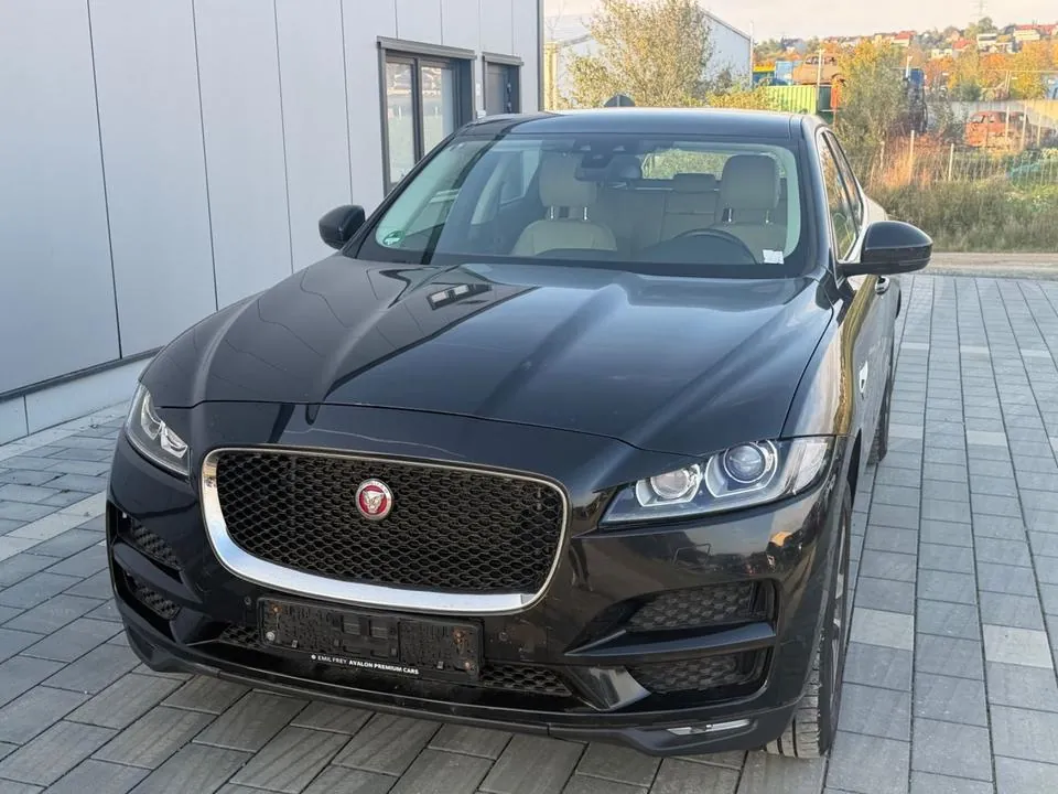 Jaguar F-Pace