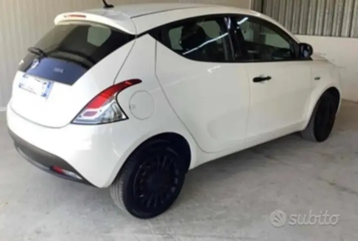 Lancia Ypsilon 2021 photo 3