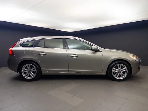 Volvo V60 2012 photo 4