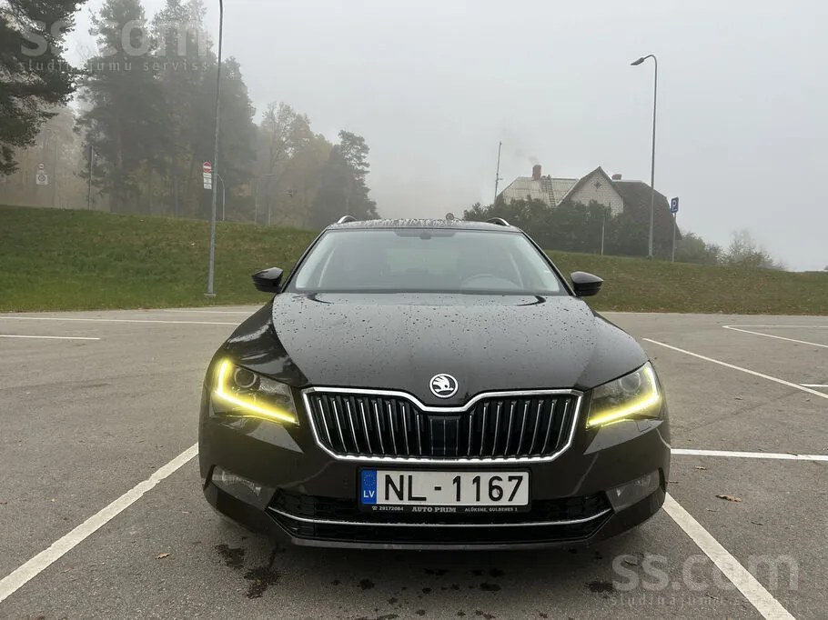 Skoda Superb 2018 photo 2