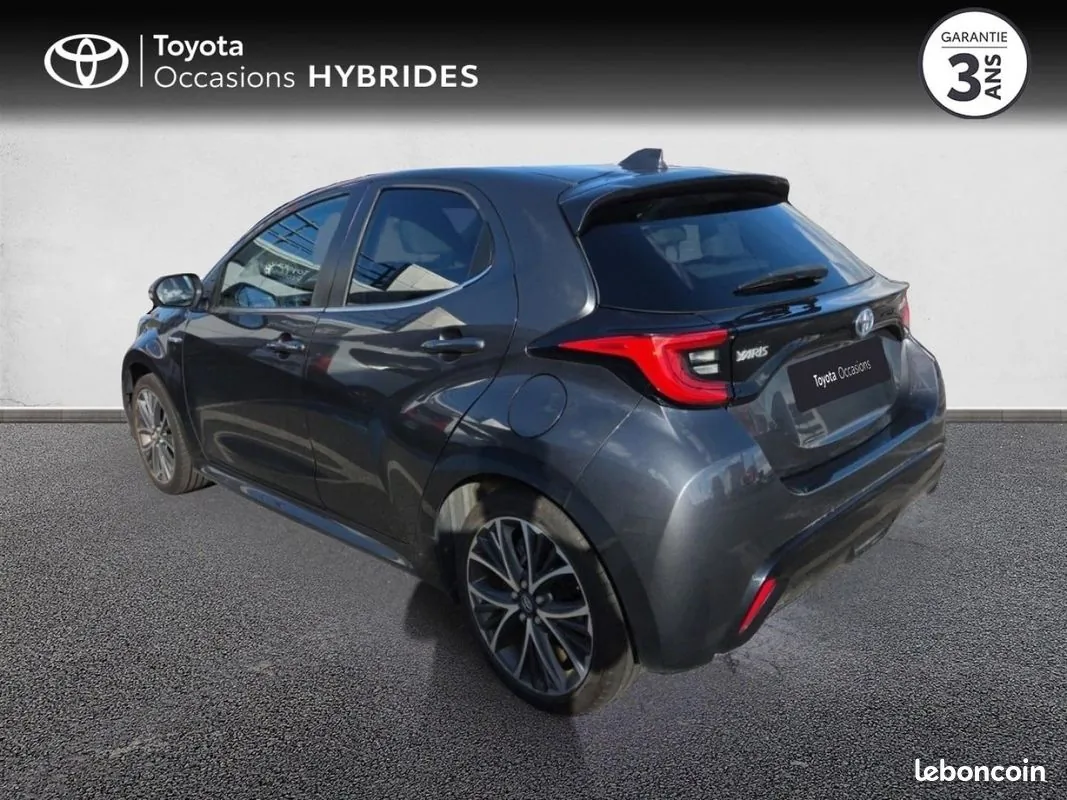 Toyota Yaris 2021 photo 2
