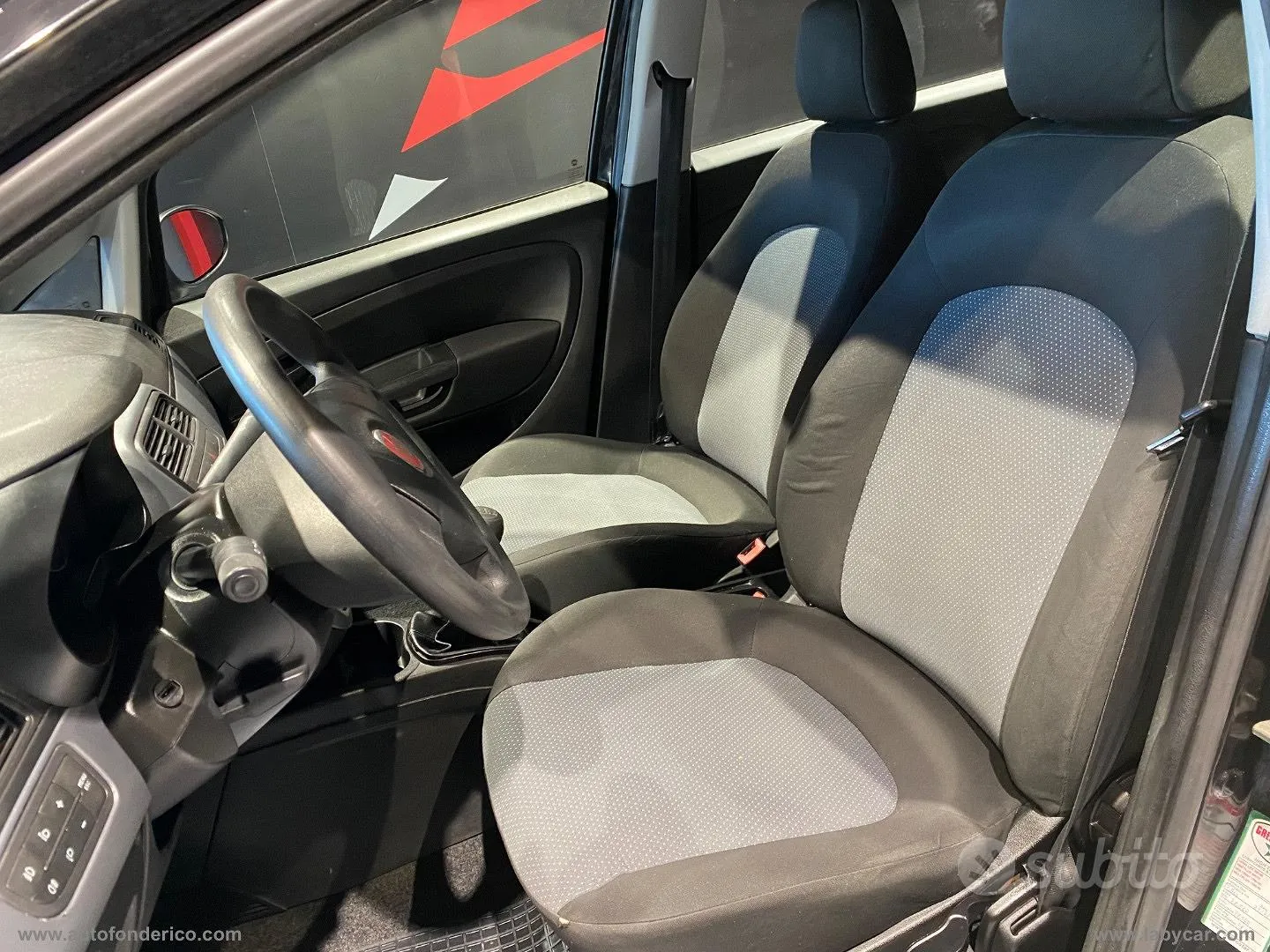 Fiat Grande Punto 2010 photo 4
