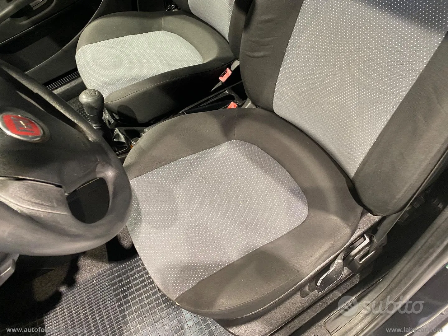 Fiat Grande Punto 2010 photo 5