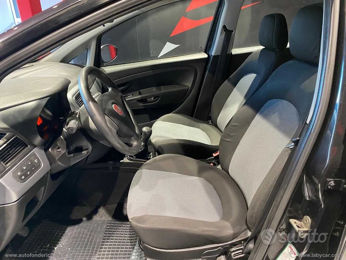 Fiat Grande Punto 2010 photo 3