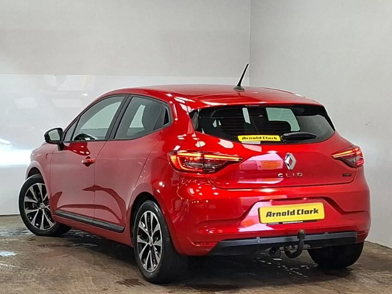 Renault Clio 2023 photo 2
