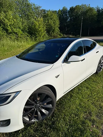 Tesla Model S 2016 photo 2