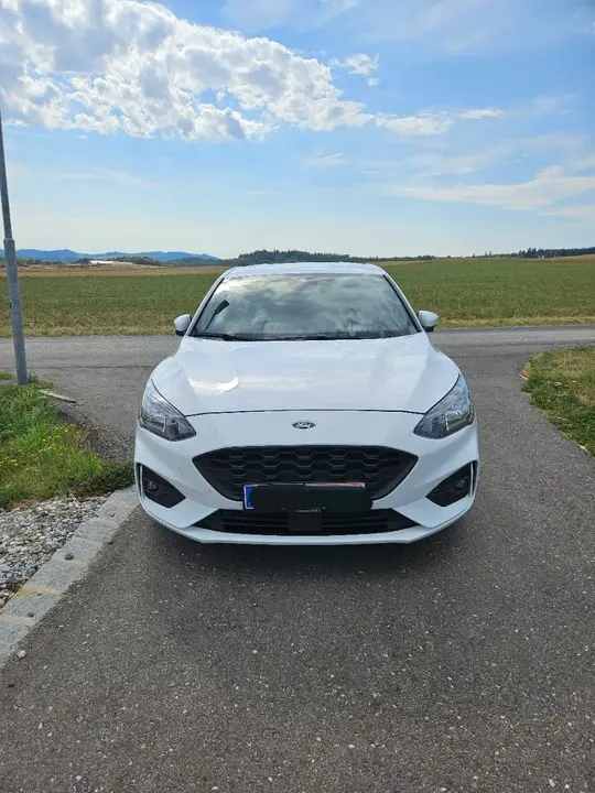 Ford Focus 2022 photo 3