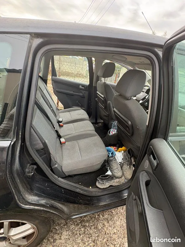 Ford Focus 2004 photo 3