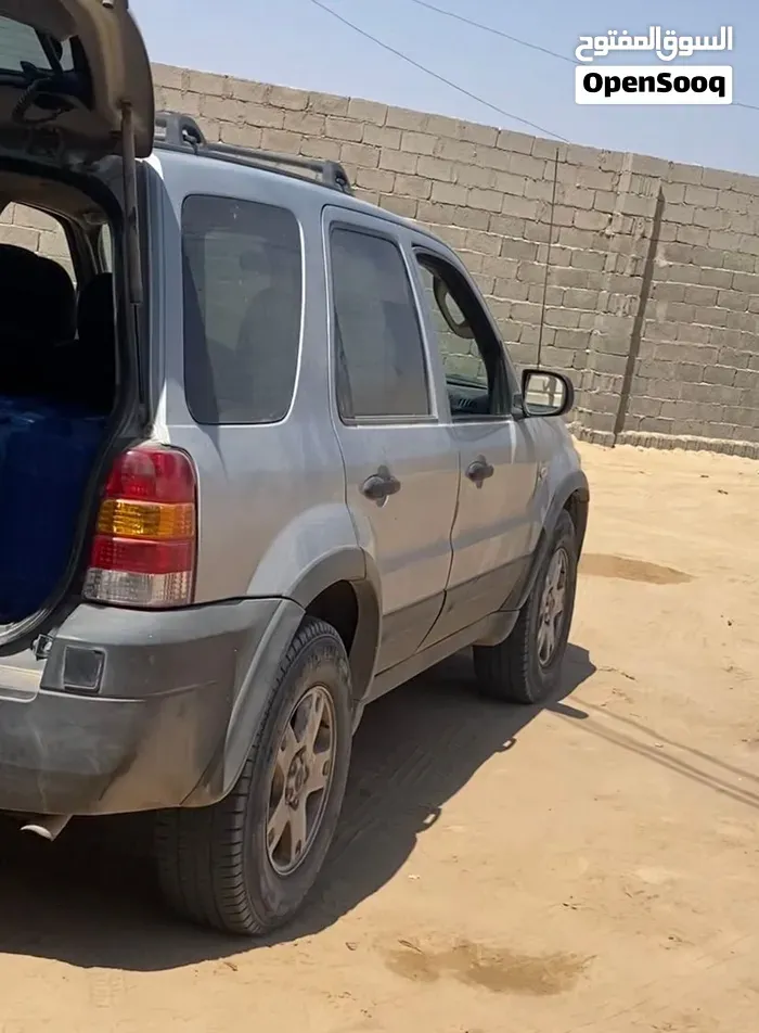 Ford Maverick 2004 photo 2