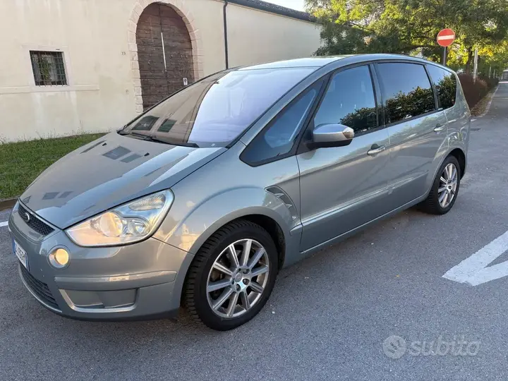Ford S-Max 2010 photo 2