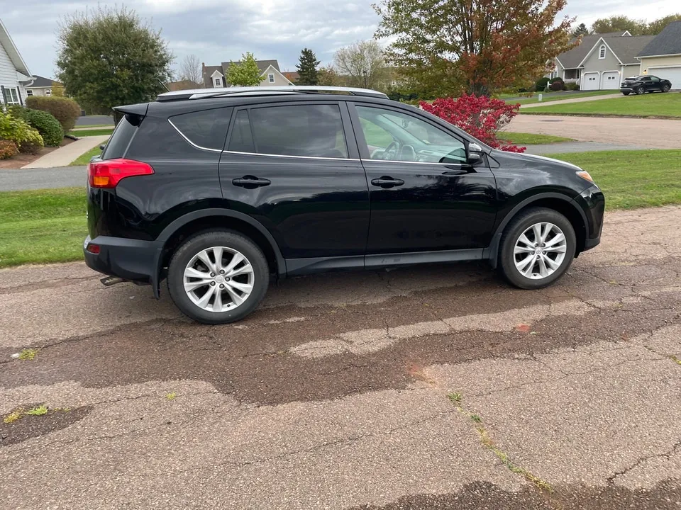 Toyota Rav4 2013 photo 3
