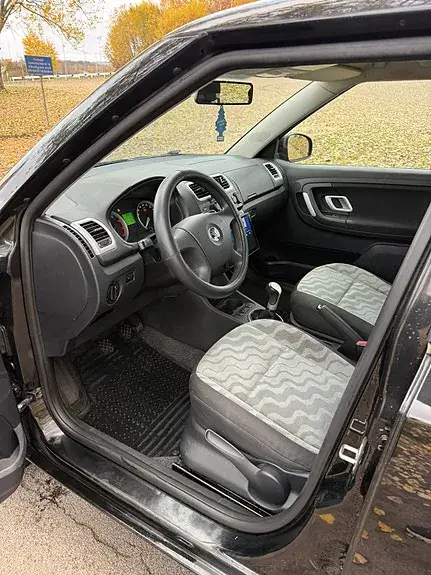 Skoda Fabia 2008 photo 5