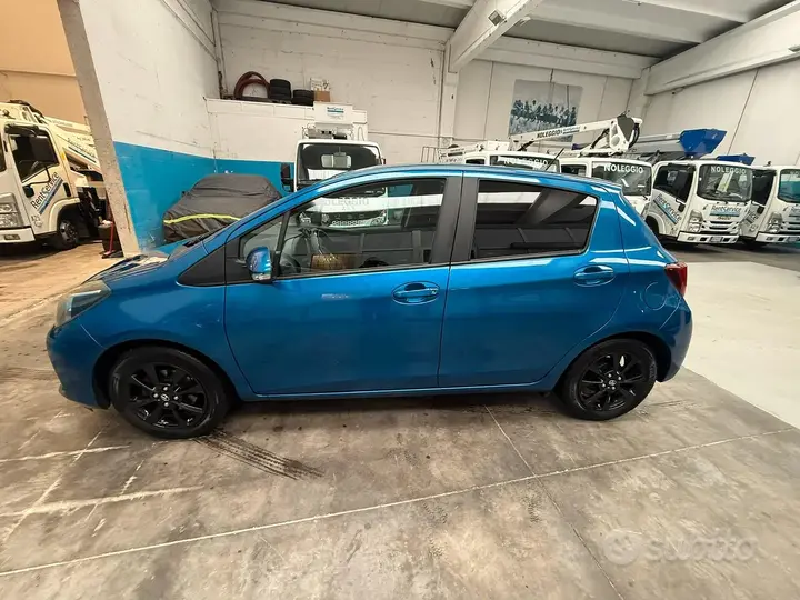 Toyota Yaris 2015 photo 3