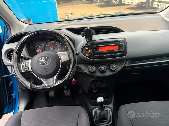Toyota Yaris 2015 photo 5