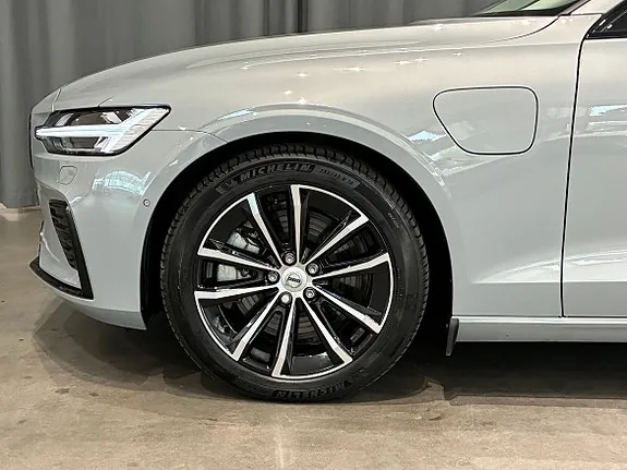 Volvo V60 2025 photo 3