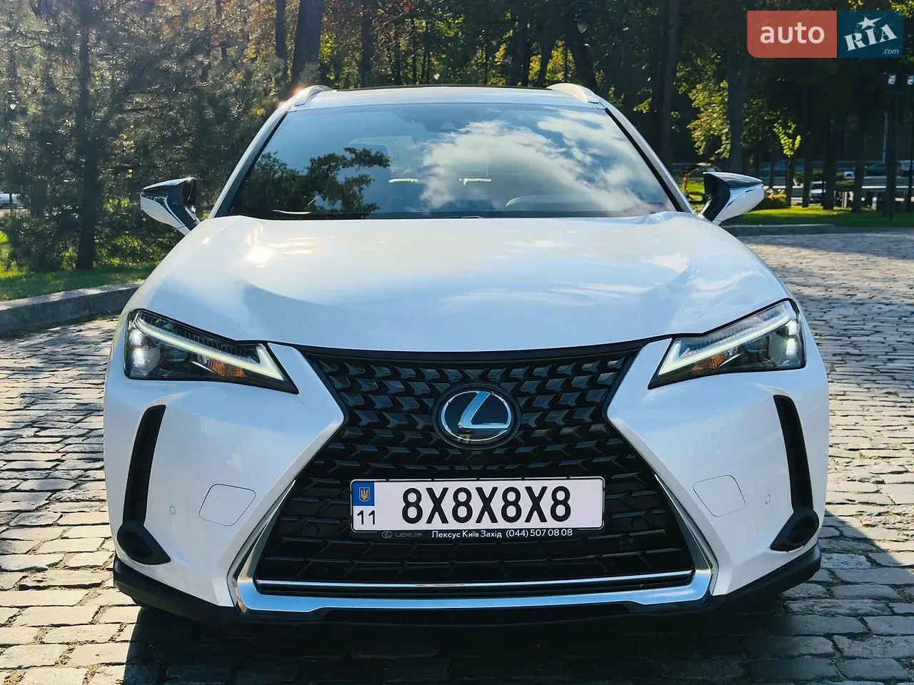 Lexus Ux 2023 photo 2
