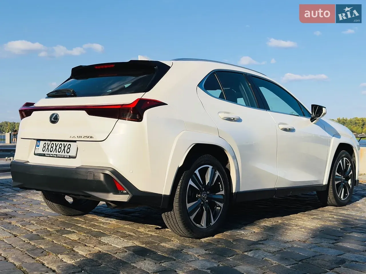 Lexus Ux 2023 photo 5