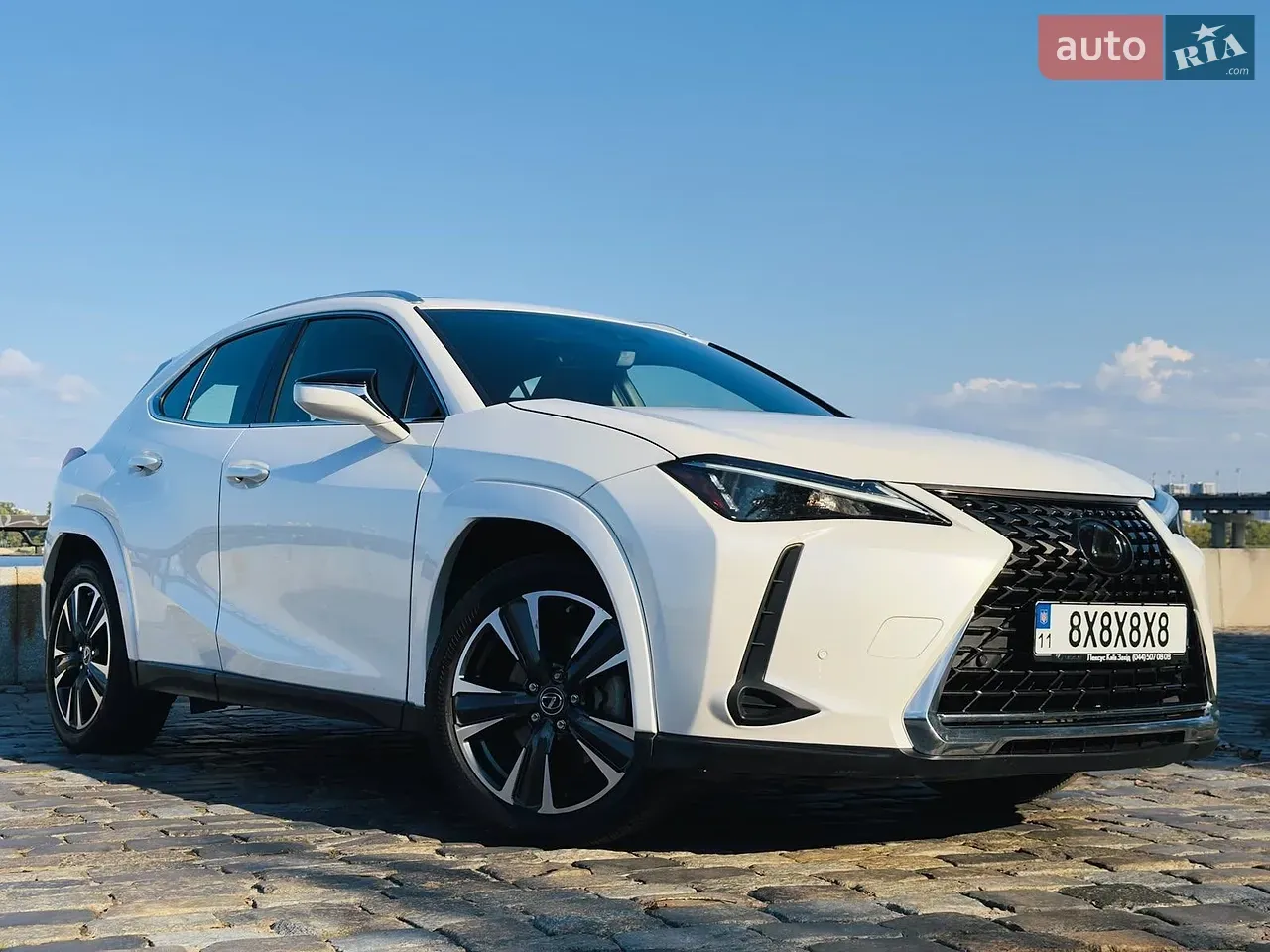 Lexus Ux 2023 photo 3