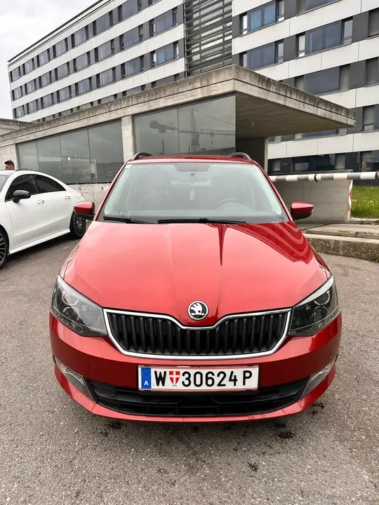 Skoda Fabia 2015 photo 2