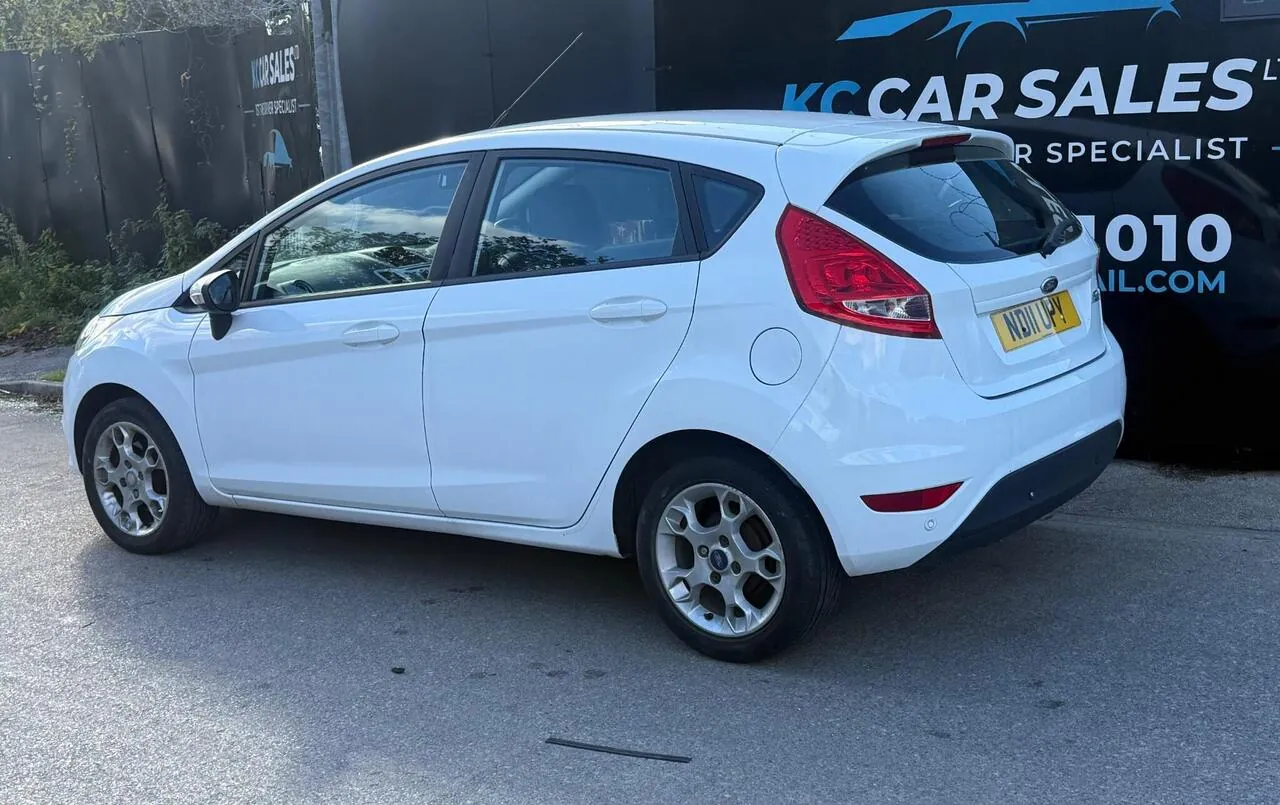 Ford Fiesta 2011 photo 4