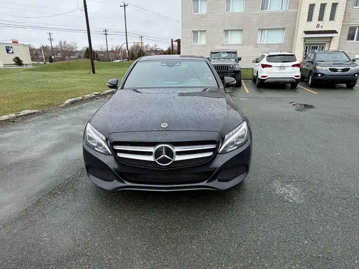 Mercedes-Benz C300 2018 photo 3