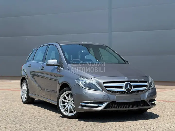 Mercedes-Benz B 180