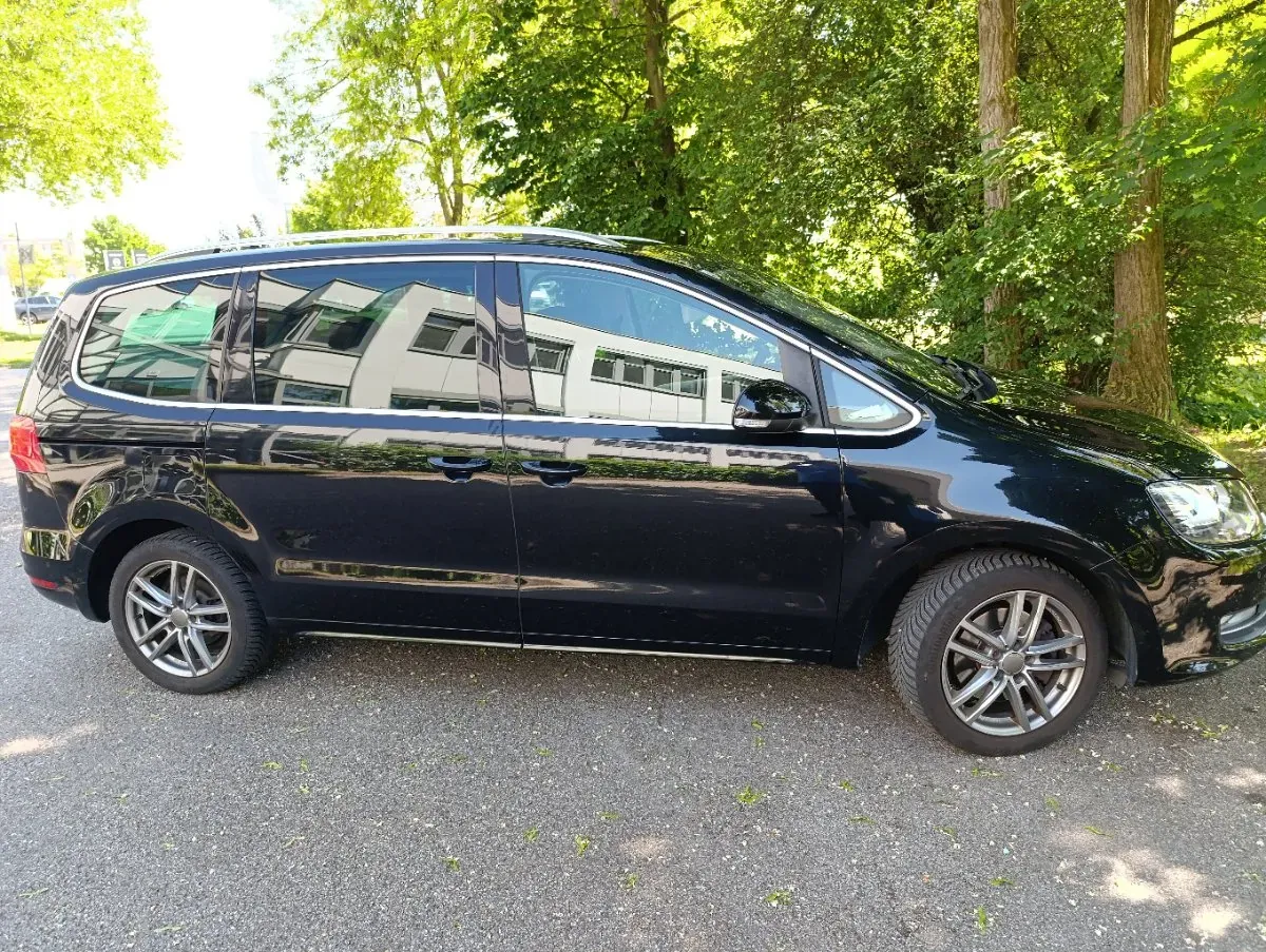 Volkswagen Sharan 2012 photo 3