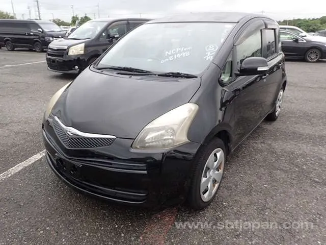 Toyota Ractis 2007 photo 2
