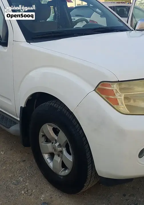 Nissan Pathfinder 2010 photo 2