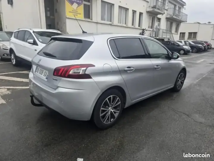 Peugeot 308 2015 photo 4