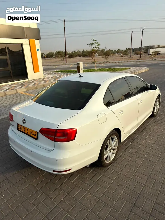Volkswagen Jetta 2015 photo 2