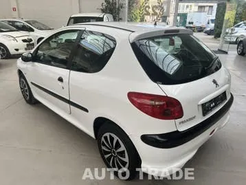 Peugeot 206 2010 photo 3