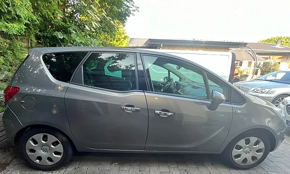 Opel Meriva 2012 photo 4