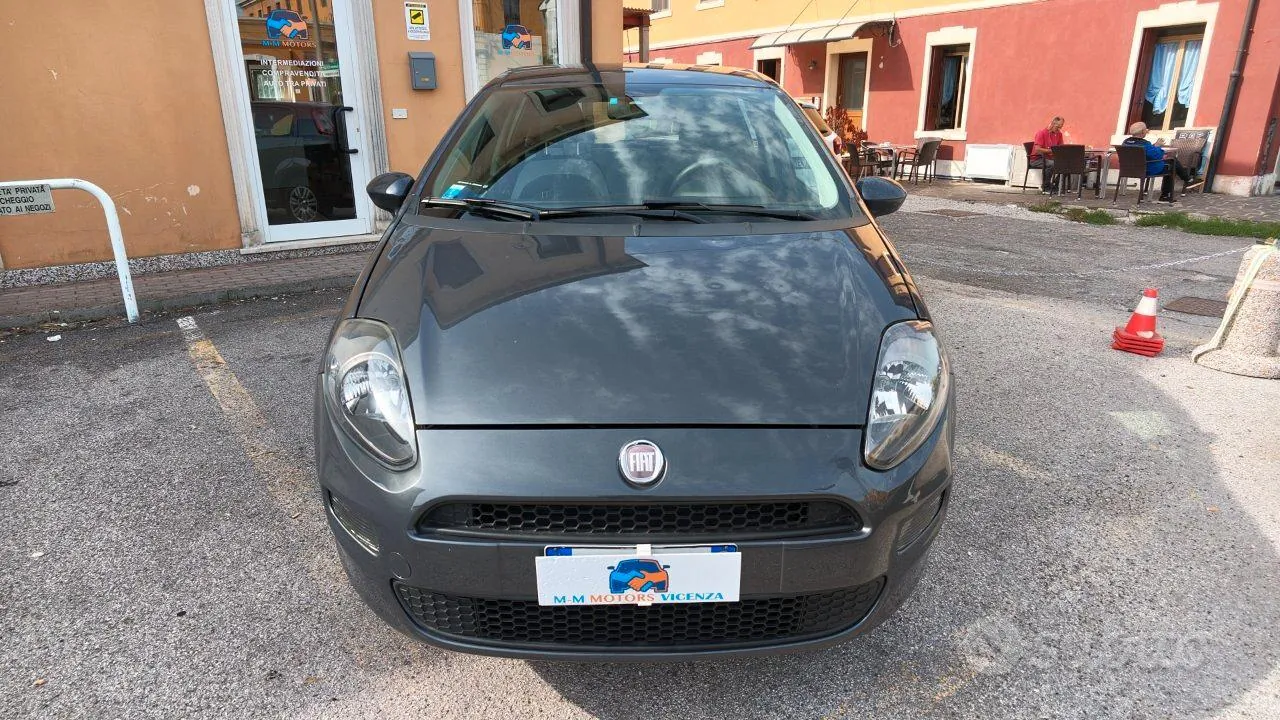Fiat Grande Punto 2012 photo 2