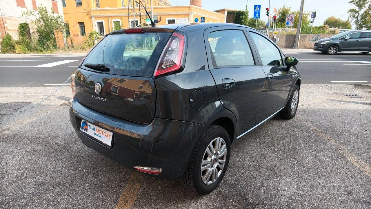 Fiat Grande Punto 2012 photo 5