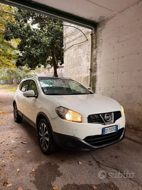 Nissan Qashqai 2012 photo 2