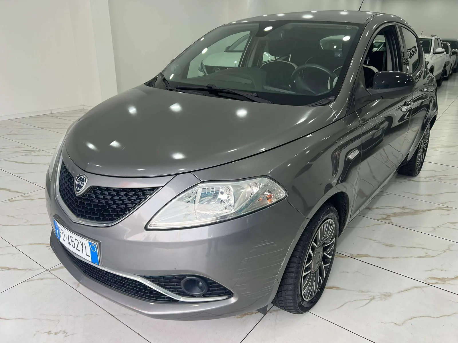 Lancia Ypsilon