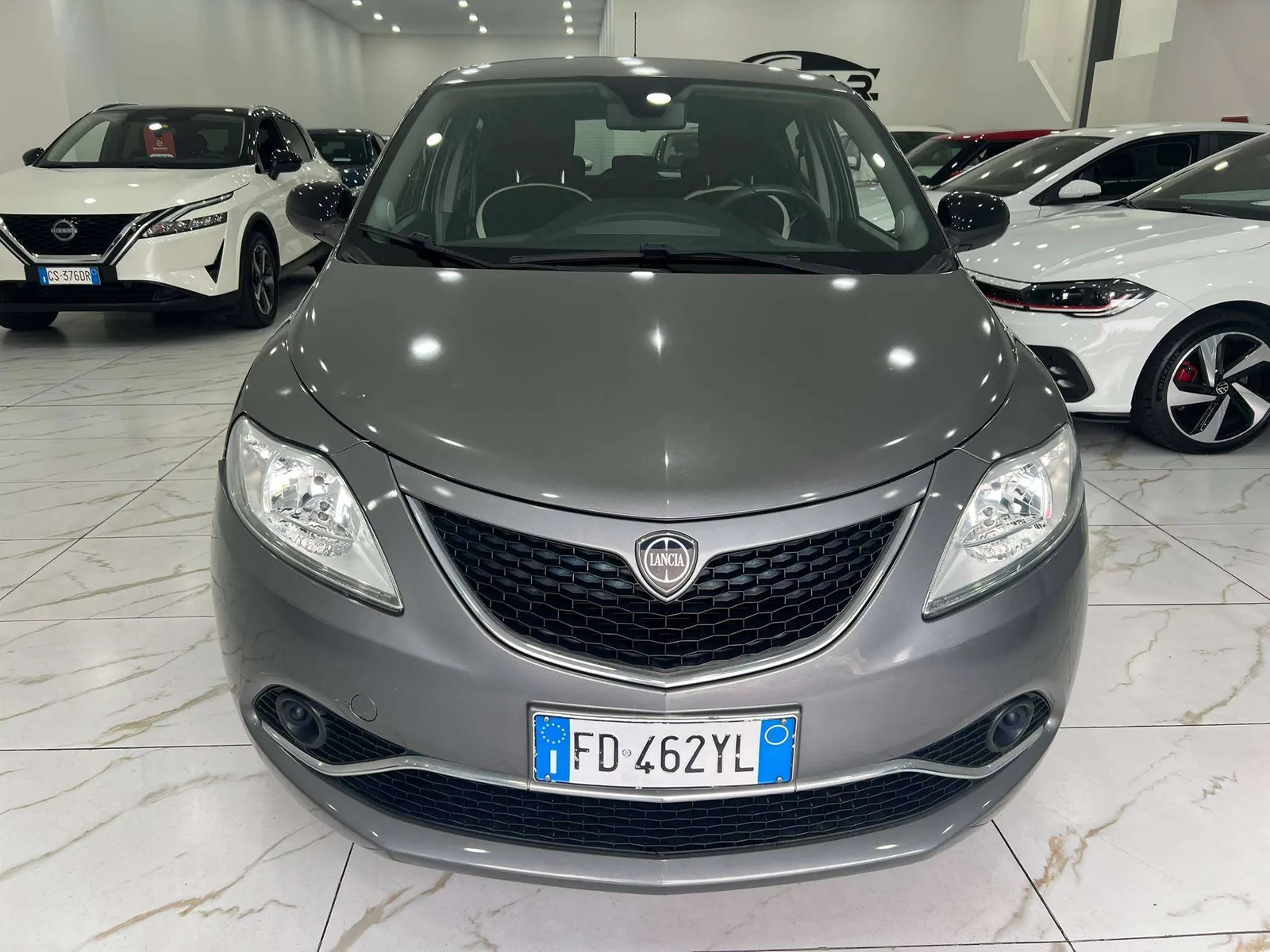 Lancia Ypsilon 2016 photo 2