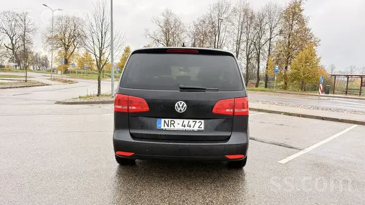 Volkswagen Touran 2011 photo 5