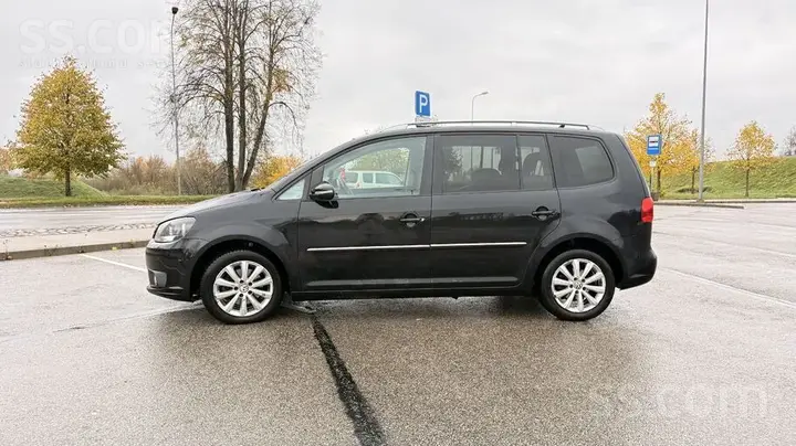 Volkswagen Touran 2011 photo 4