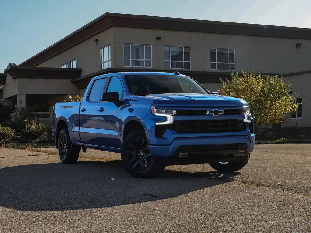 Chevrolet Silverado 1500 2025 photo 2