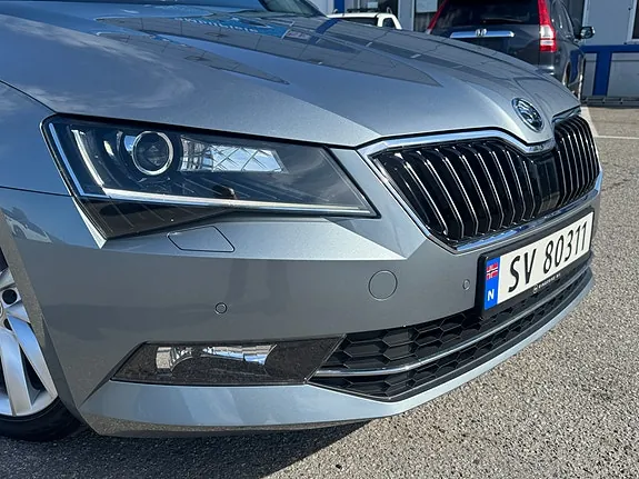 Skoda Superb 2017 photo 2