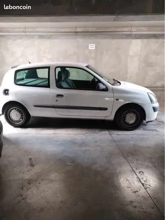 Renault Clio 2002 photo 3