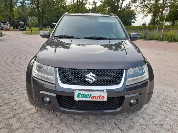 Suzuki Grand Vitara 2012 photo 2