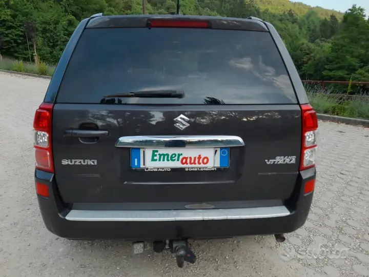 Suzuki Grand Vitara 2012 photo 4