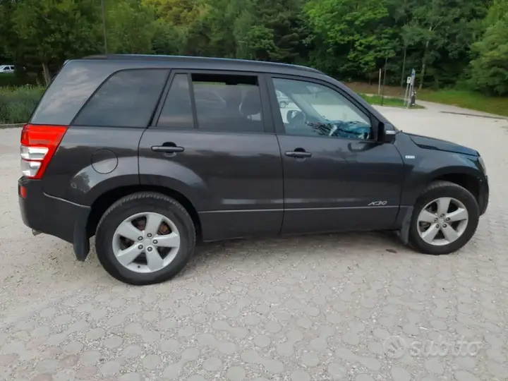 Suzuki Grand Vitara 2012 photo 3