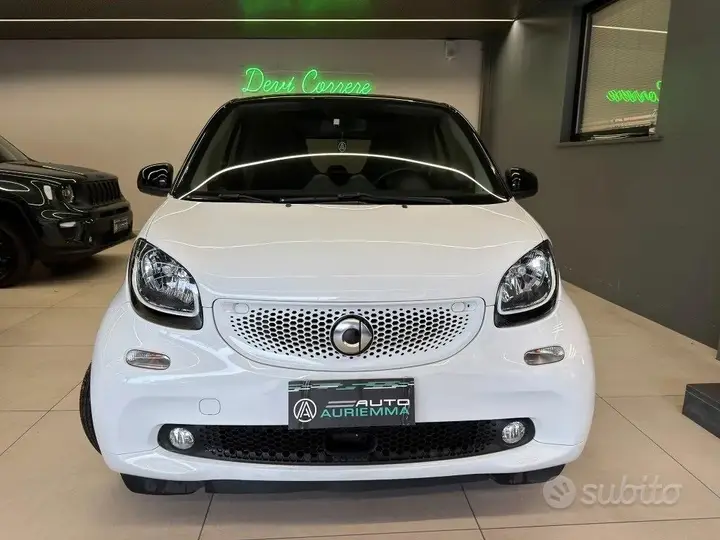 Smart Fortwo 2018 photo 2