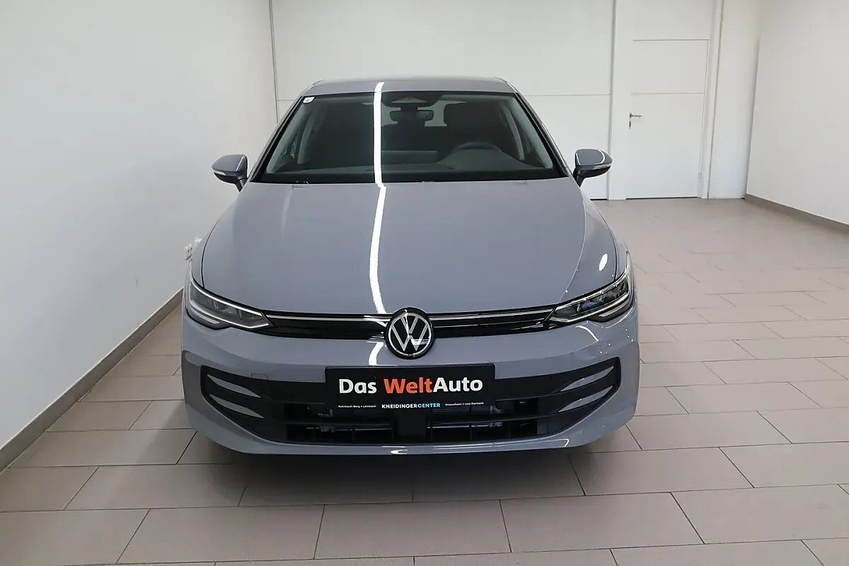 Volkswagen Golf 2026 photo 2